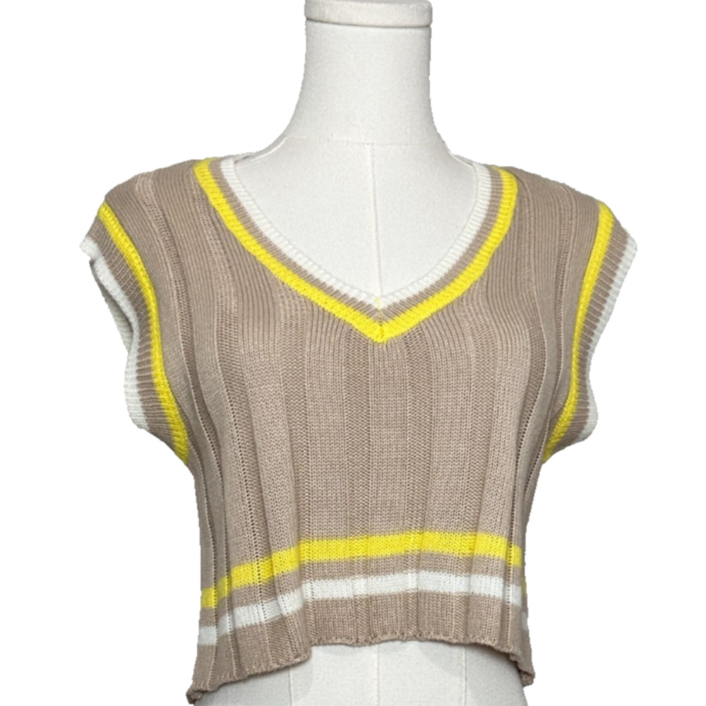 Ultra Flirt Cropped Lightweight Sweater Vest Tan Yellow Striped Medium
